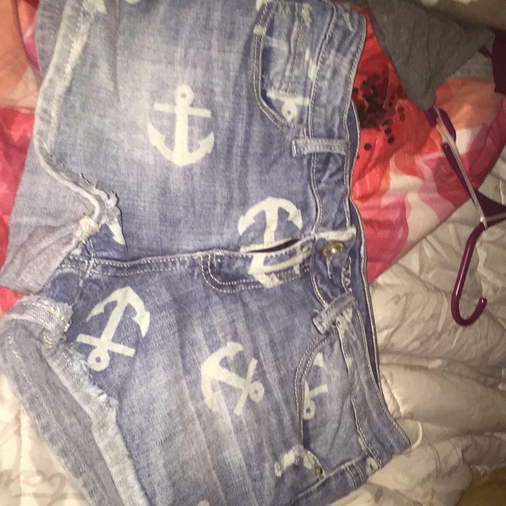 Demon shorts